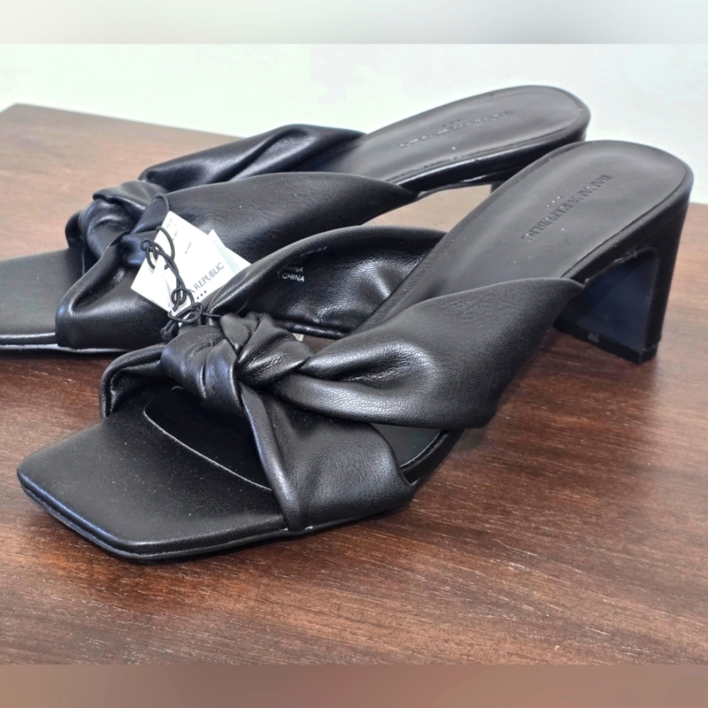 Banana Republic NWT Twisted Tie-Knot Sandals Women's Size 8.5